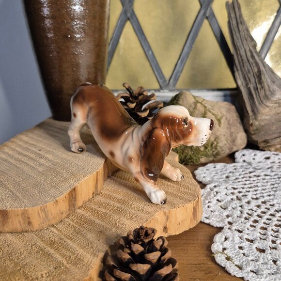 Vintage Basset Hound Porcelain Dog Figurine - Picture 3 of 13